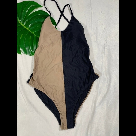 NEW‎ $134 PILYQ Farrah One-Piece Swimsuit in Cadillac Black [SZ Medium ] - Picture 2 of 8